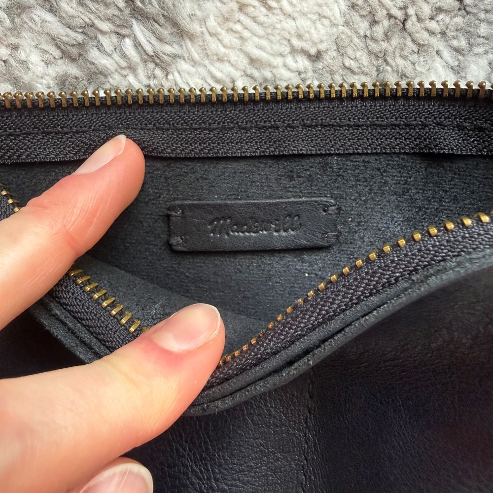 Madewell The Knotted Crossbody Bag in Black Leather - Picture 4 of 11